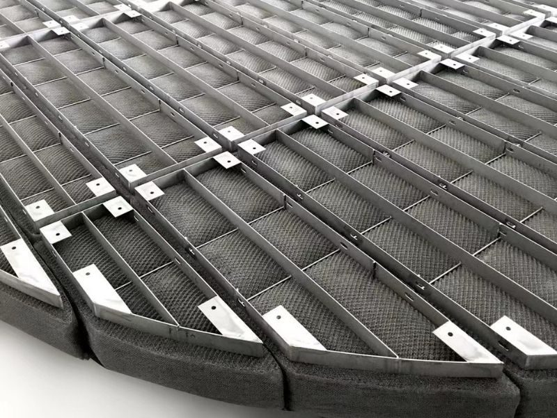 ตัวดักละอองแบบลวดถัก (Knitted Wire-Mesh Pad) สำหรับกำจัดละอองของเหลวที่ปะปนมากับก๊าซทางออก
