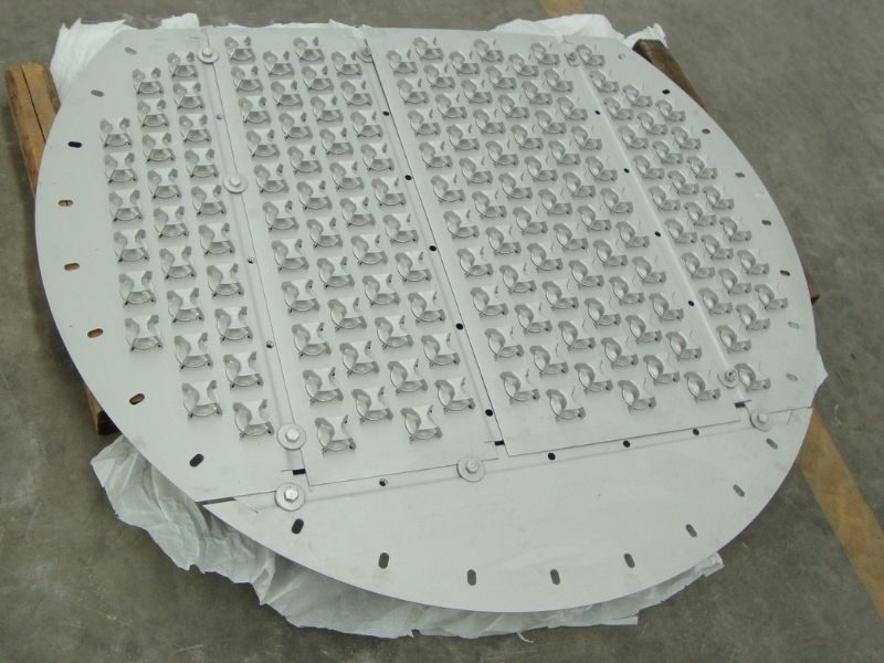 Floating Valve Tray พร้อมแผ่นวาล์วเคลื่อนที่ติดตั้งเหนือรูเปิด